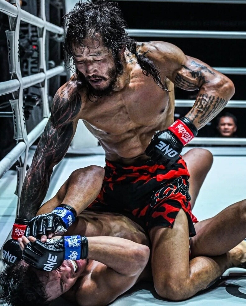 피지컿 아시아 보면서 존나 멋있다고 생각한 사람_2.jpg