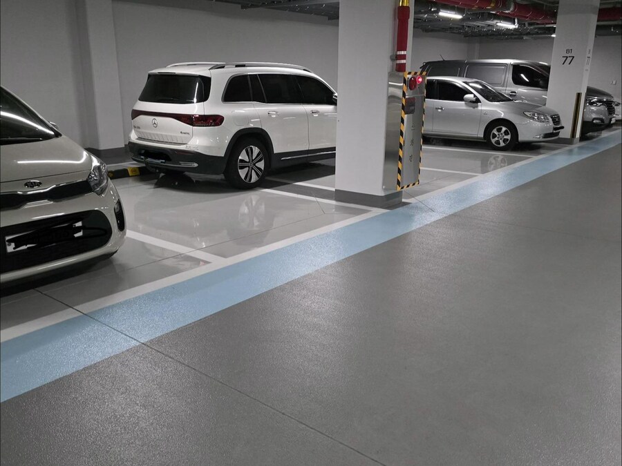 주차 좉같이 한 벤츠_1.jpg