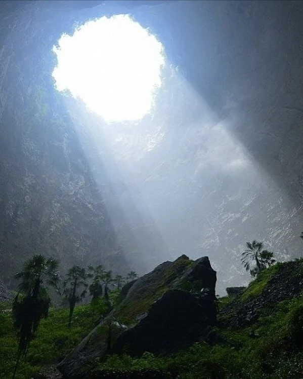 중국에서 발견된 초대형 싱크홀._2.webp