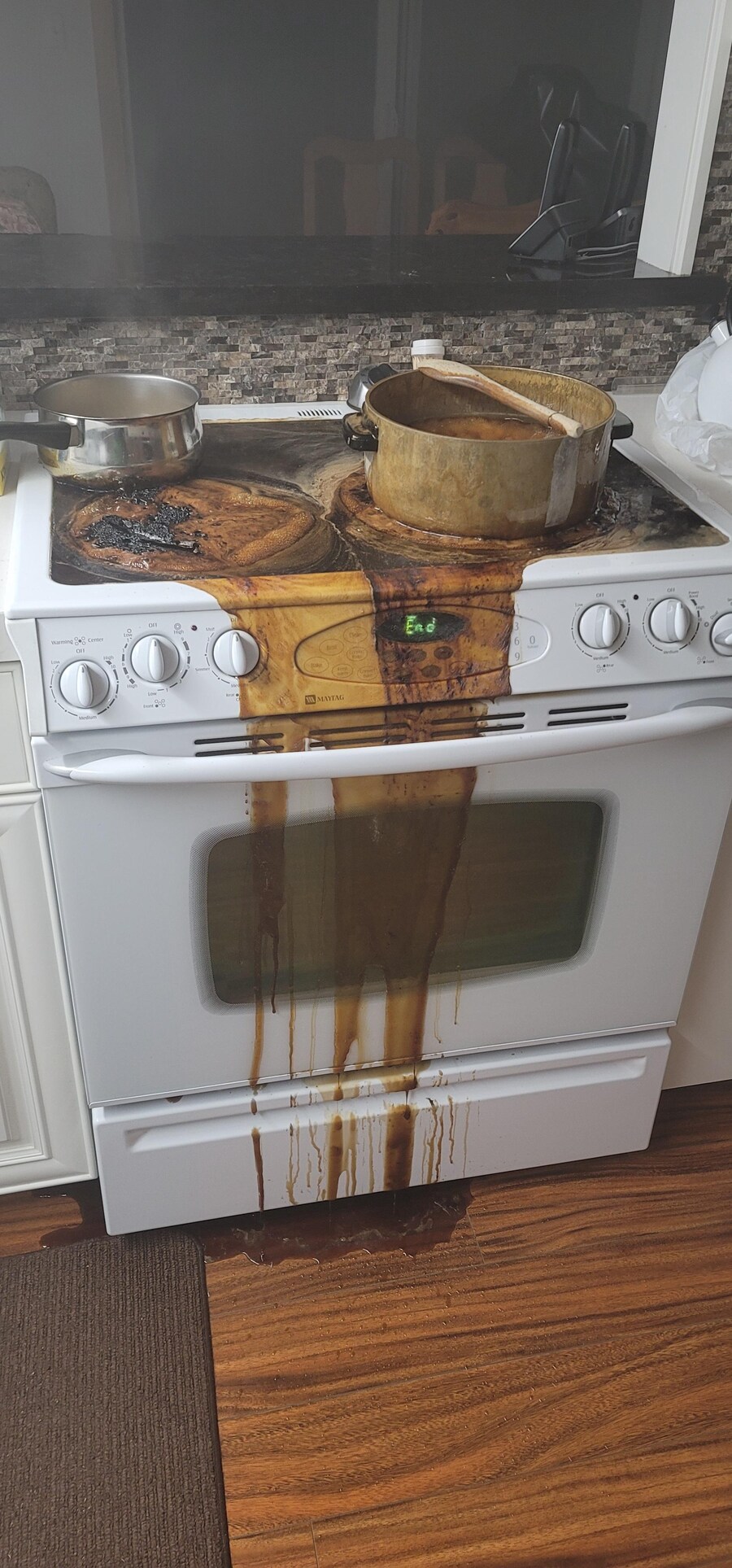 엄마 등짝 스매싱 예약_1.jpg