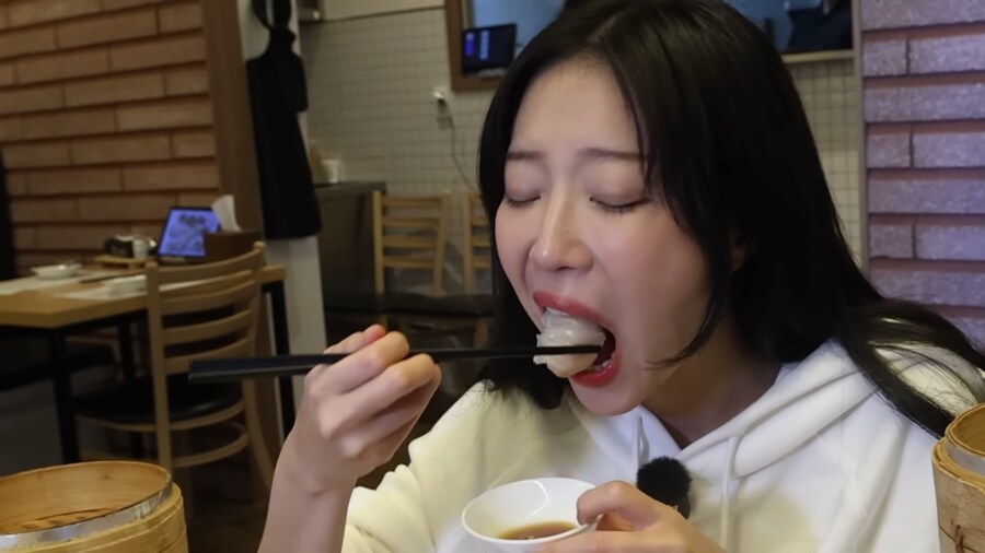 딤섬 식당 조기퇴근 시키는 쯔양.jpg_7.png