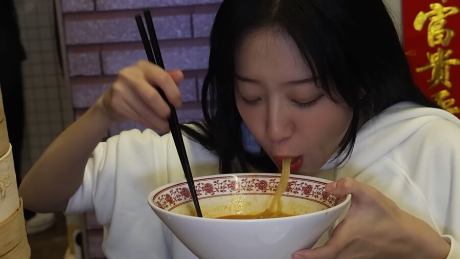 딤섬 식당 조기퇴근 시키는 쯔양.jpg_24.png