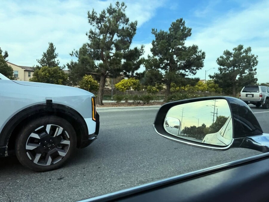 위장막 벗은 텔루라이드 2세대_3.jpg