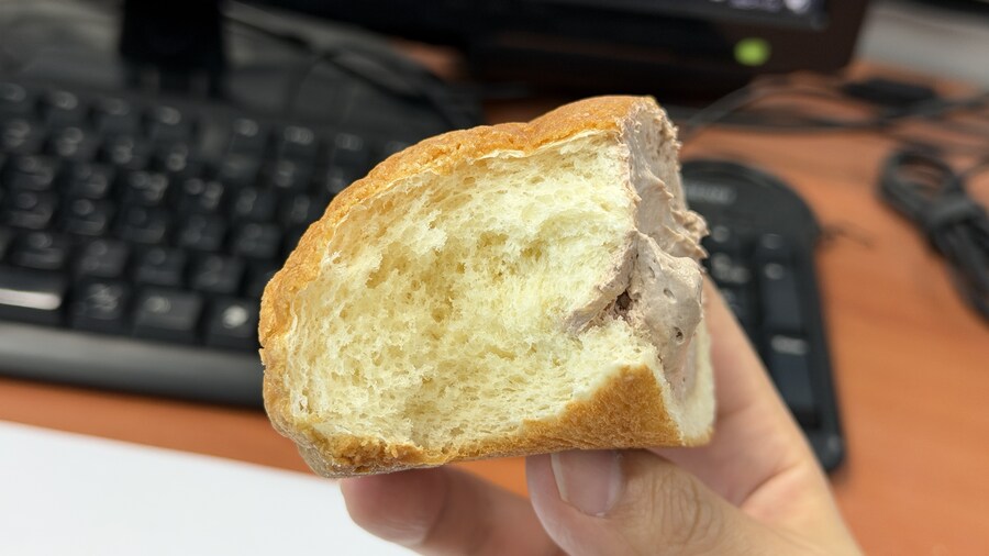 먹지 말라던 연세우유 교보문고맛 생크림빵을 먹어봤습니다._4.jpg