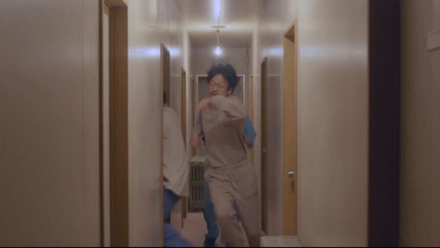 남극의약탈자들 : 누가 화분에다가 채소를 심어놨네_20.jpg