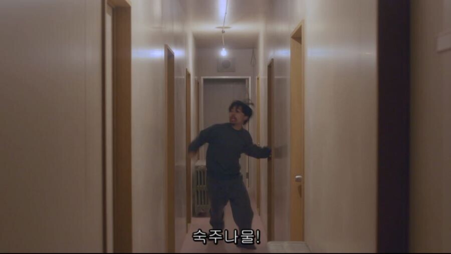 남극의약탈자들 : 누가 화분에다가 채소를 심어놨네_21.jpg