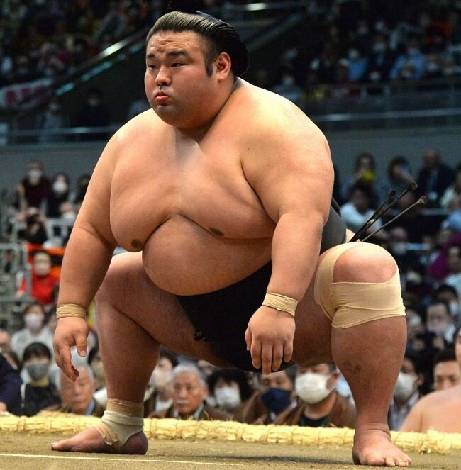 스모선수 은퇴전후_2.jpg