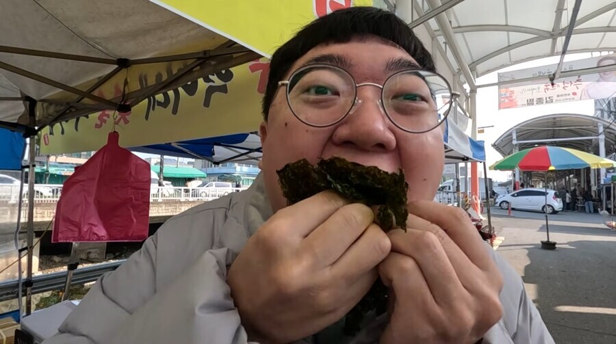 먹방하는 충주맨_2.jpg