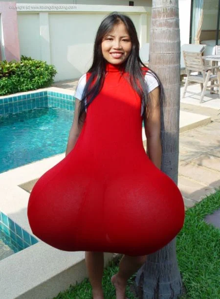 기네스북에 등재된 세상에서 가장 가슴이 큰 여성_1.webp