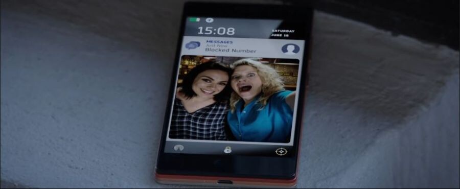 암살 타겟은 멍청한 미국 여자 둘이다. 쉽게 찾을 수 있겠지_2.jpg