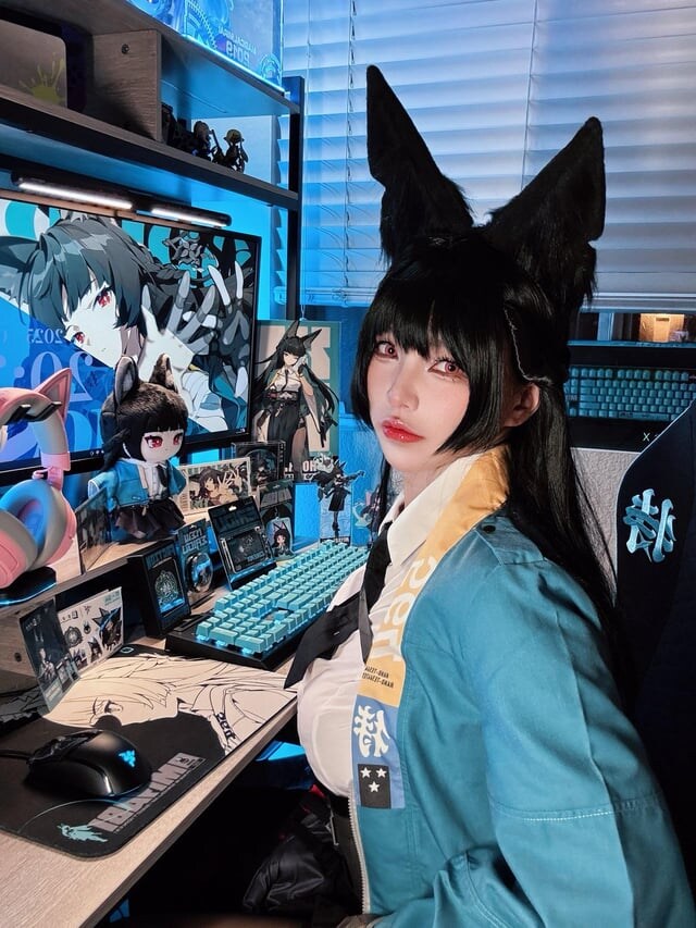 ZZZ) 호불호 갈리는 다리꼬기_1.jpg