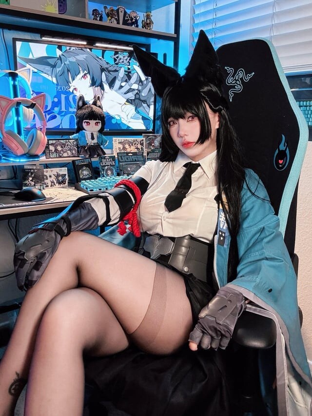 ZZZ) 호불호 갈리는 다리꼬기_2.jpg