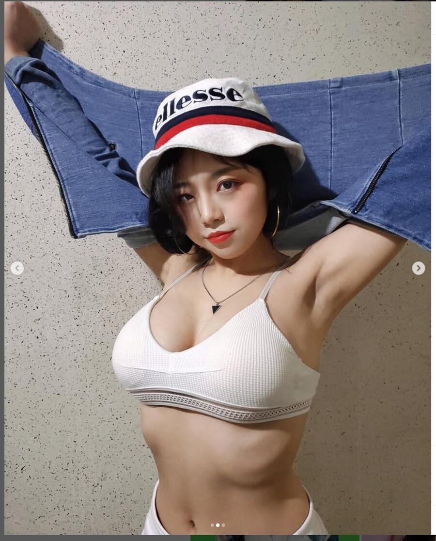 꼴알못들아 이게 몸매야_1.png