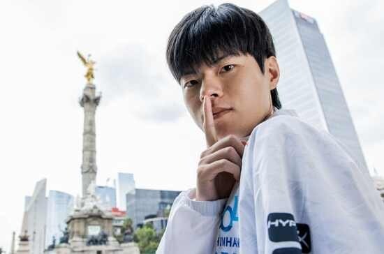 화제의 중국 여성 프로게이머.jpg_2.jpg