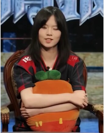 화제의 중국 여성 프로게이머.jpg_7.png