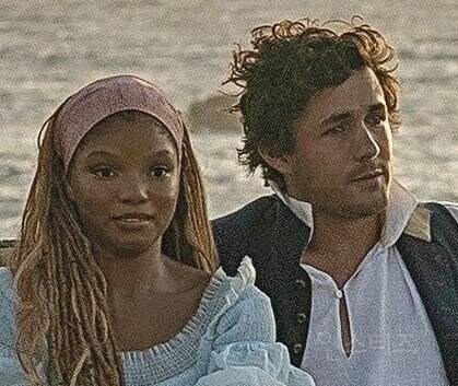 저주에 걸려 흑어공주가 아닌 마녀와 사랑에 빠진 왕자.jpg_4.jpg