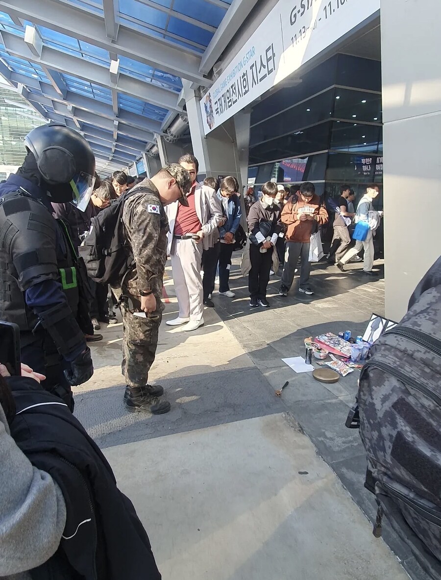 지스타 한켠에 마련된 추모공간_1.jpg