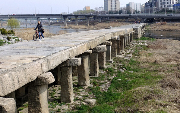 아치 구조가 안정성과 내구성은 원탑이라는 조선시대의 두 돌다리_1.jpg