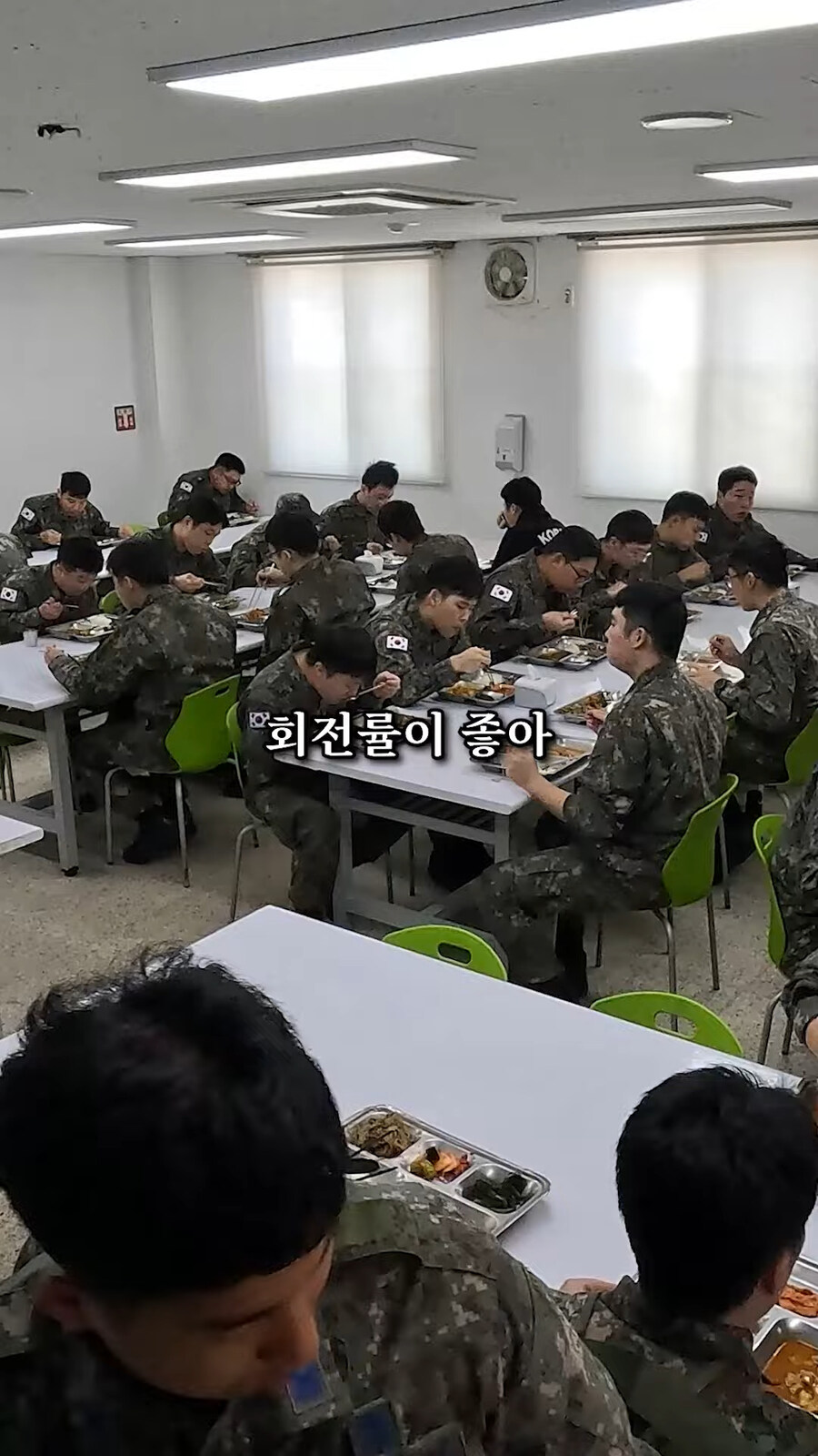 하루에 딱 세타임만 운영하는 무료식당_9.jpg