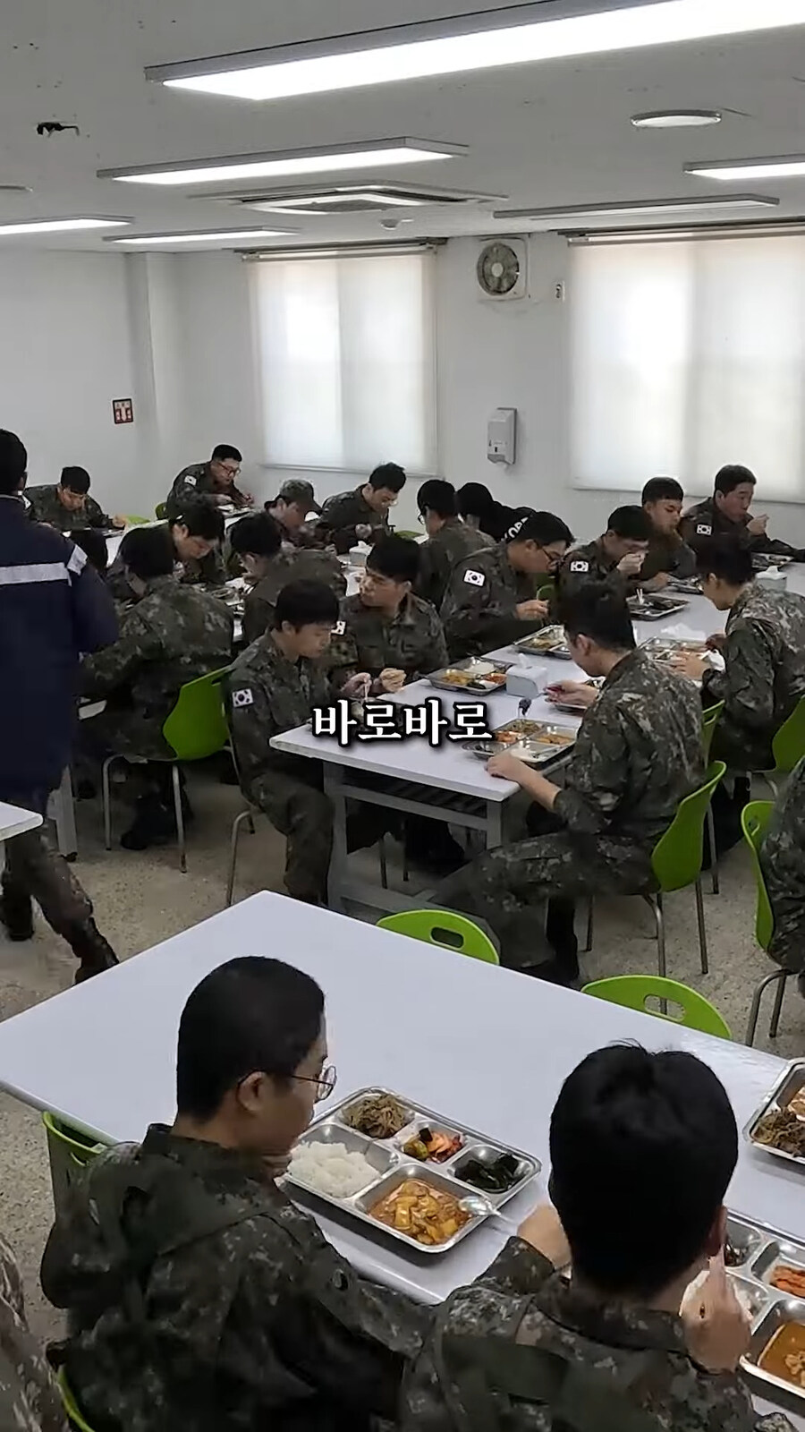 하루에 딱 세타임만 운영하는 무료식당_10.jpg