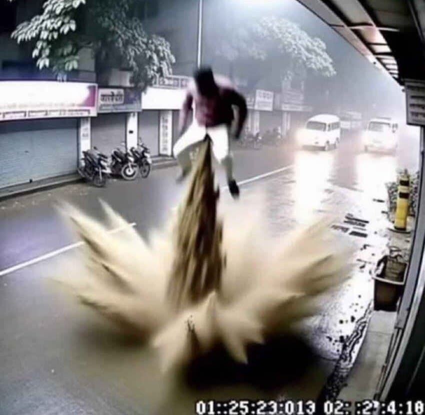 다 조용히 해라 지금부터 똥을 쌀 테니까_1.jpg