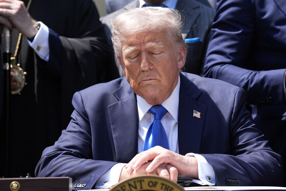 그러니까 둘중 하나를 고르라고..?_2.jpg