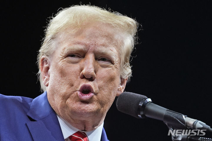 아니 안그래도 트럼프하면 저 입술이 제일 눈에 들어 왔는데_6.jpg