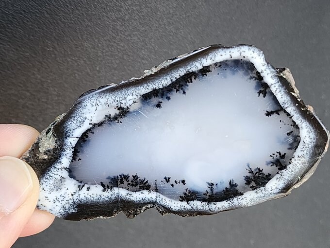 별명이 굴이라는 광물.jpg_1.jpg