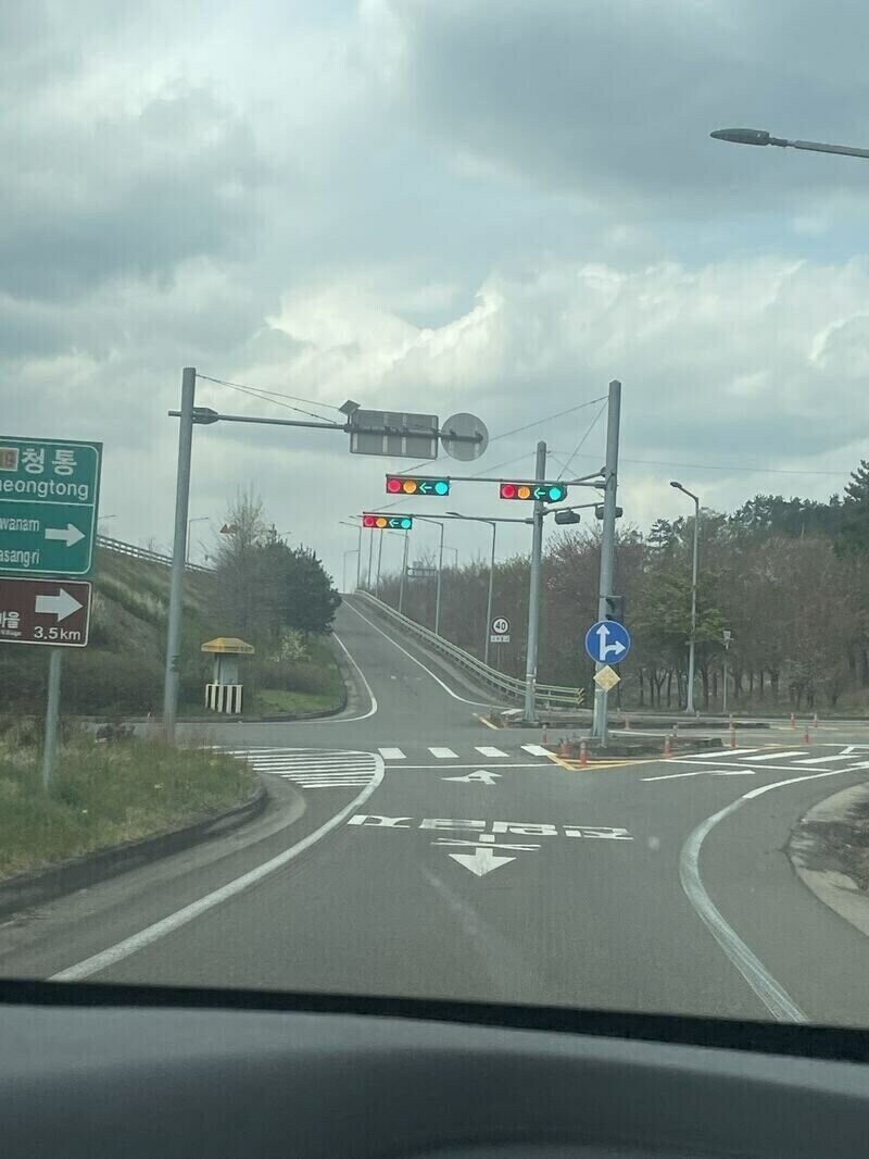 의외로 신호도 못 보면서 운전하는 사람 많음_1.jpg