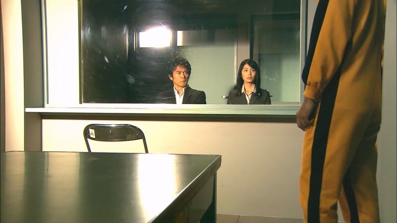 자기를 잡아넣은 형사랑 기싸움하는 범죄자_1.jpg