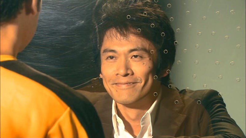 자기를 잡아넣은 형사랑 기싸움하는 범죄자_10.jpg