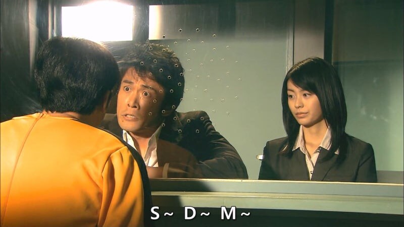 자기를 잡아넣은 형사랑 기싸움하는 범죄자_16.jpg