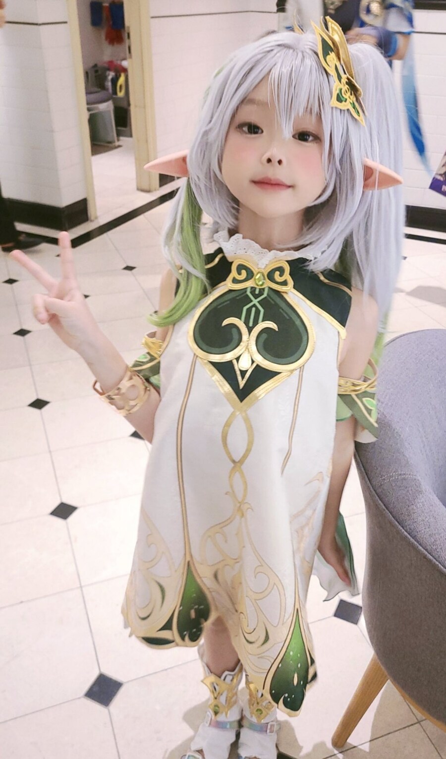 원신의 나히다 코스프레를 한 어린이_1.jpg