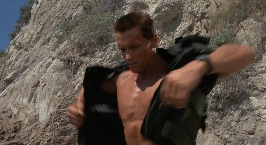 완벽한 무장을 하는 코만도_2.jpg