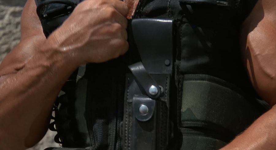 완벽한 무장을 하는 코만도_3.jpg