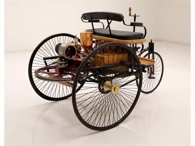 1890년 벤츠는 디자인이 잘빠졌구나_2.jpg