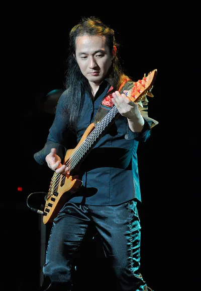 지금보면 적응 안되는 뮤지션의 젊은 시절.jpg_2.webp