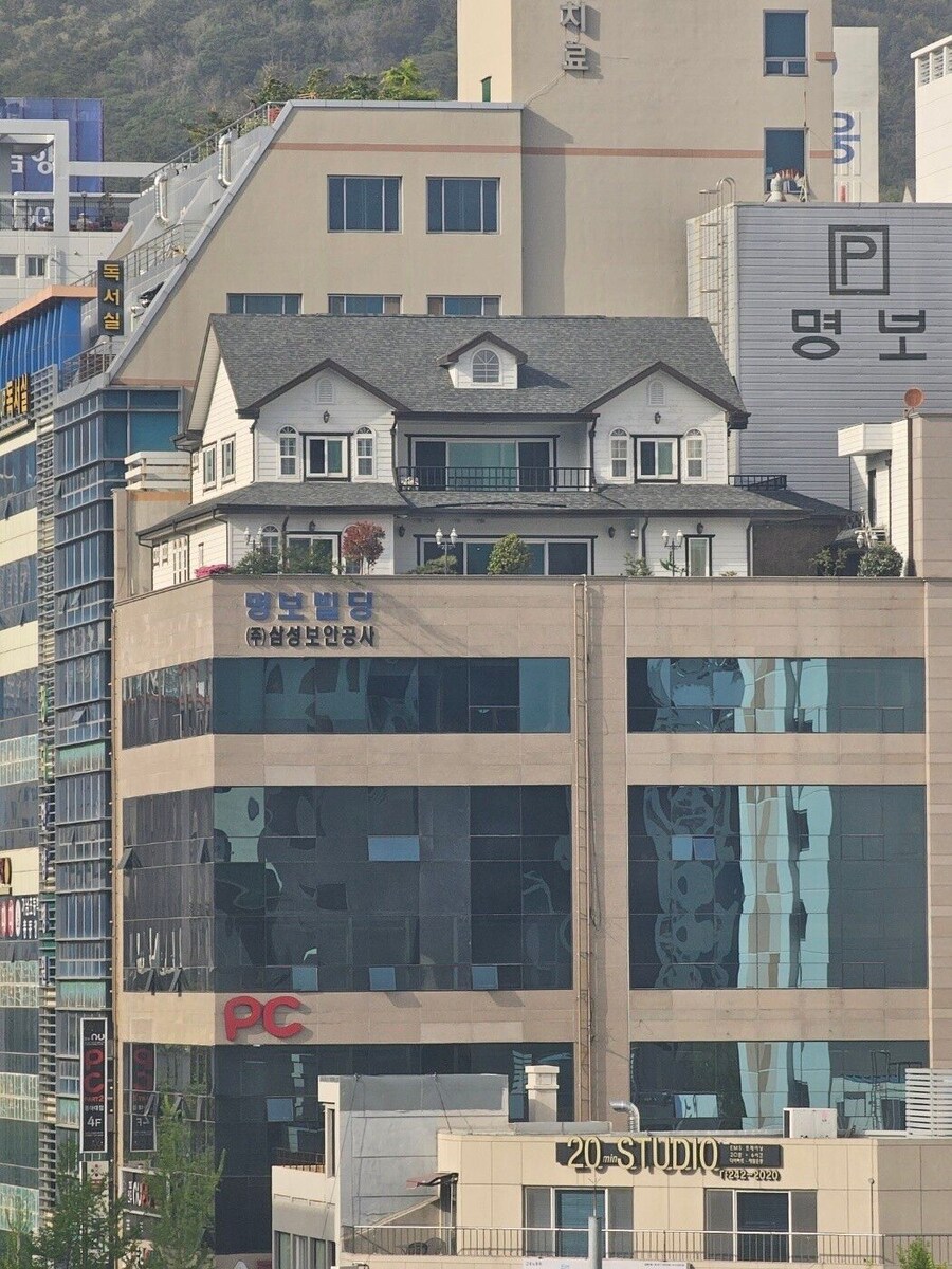 ??? : 옥탑방은 가난한 이들의 전유물.jpg_1.jpg