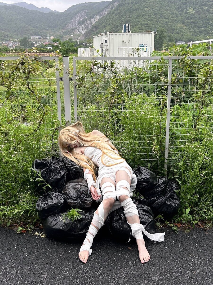 이런 컴퓨터 쓰레기장에 버려져 있으면 주워감??_1.jpg