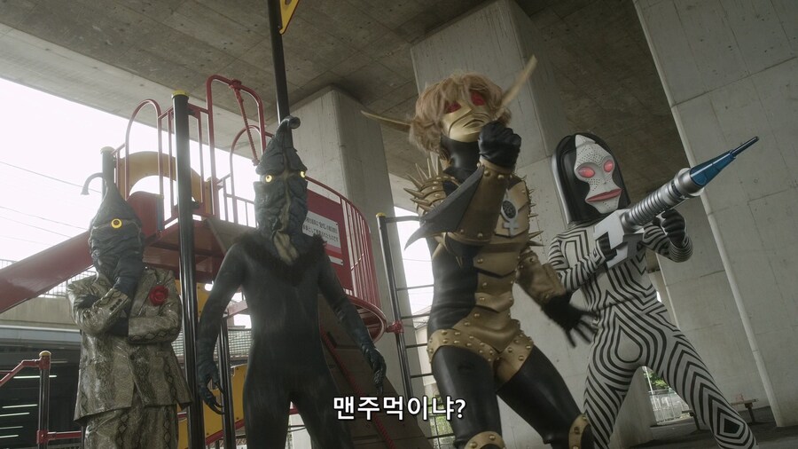 울트라맨 외계인 범죄자들이 승부를 결정하는 방법_21.jpg