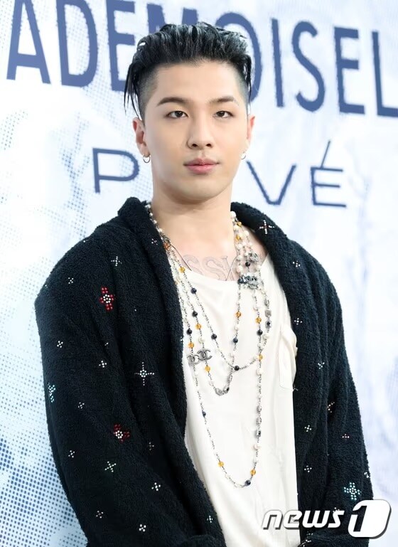 색안경을 끼고 바라볼수밖에 없는 연예인_1.jpg