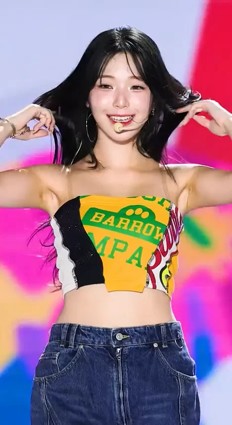 호불호 갈리는 패션 gif_3.webp