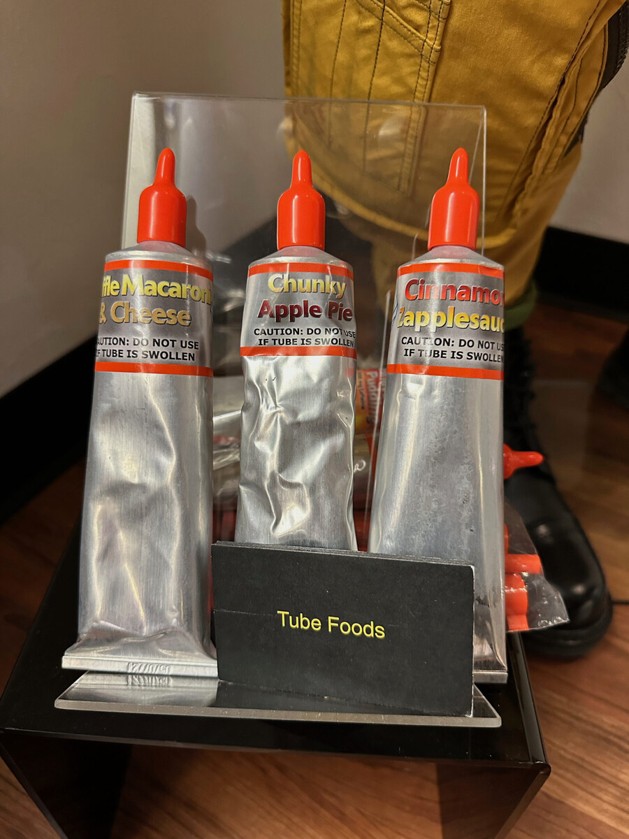 비행기 조종하며 밥먹는 법_3.jpg