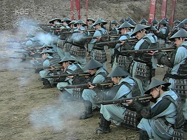 임진왜란때 왜군 들이 조총을 쏘는 방법_1.jpg