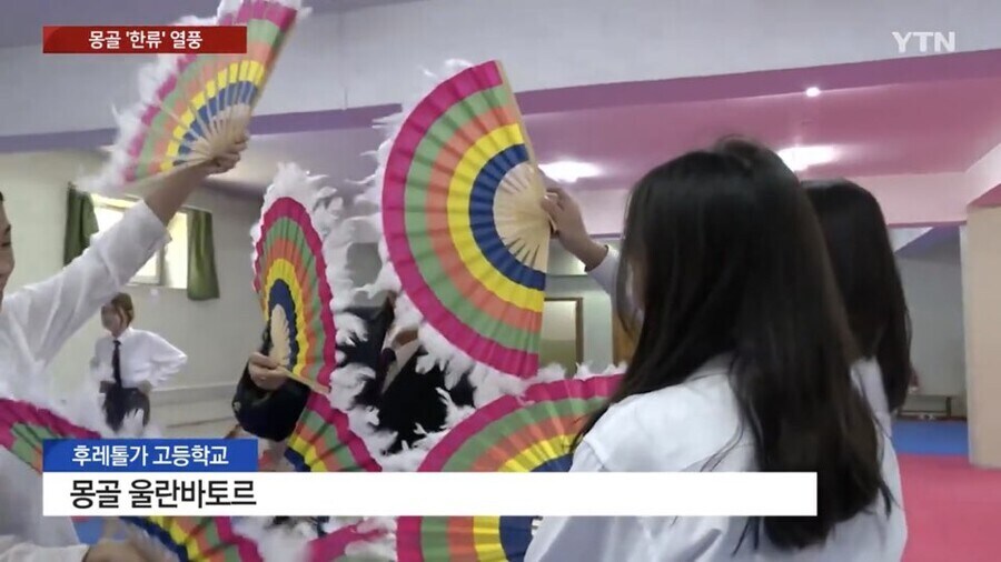 ??? : 무궁화 무궁화 우리나라꽃 십만리 강산에.._1.jpg