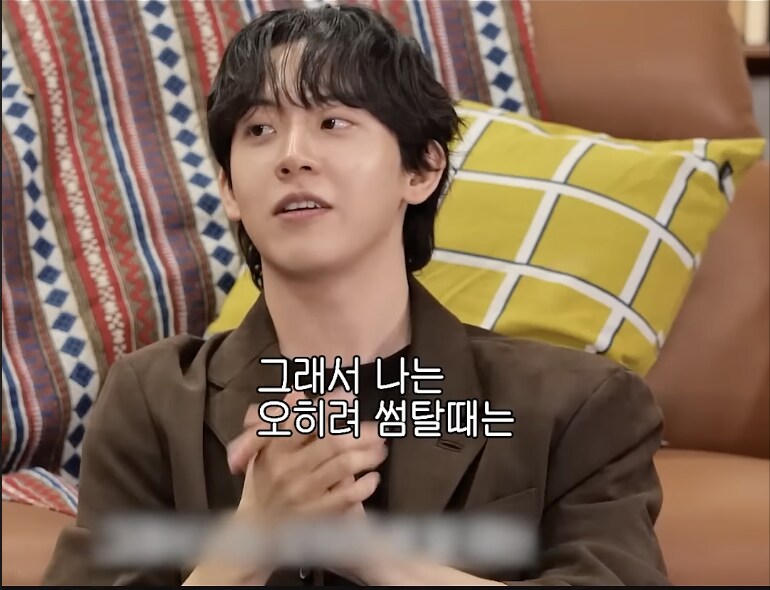 썸녀들의 핸드폰 기종이 중요한 이유_4.png