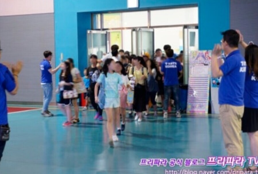 여아 애니를 보는 많는 사람들이 부러워 한다는 선배님들.jpg_2.jpg