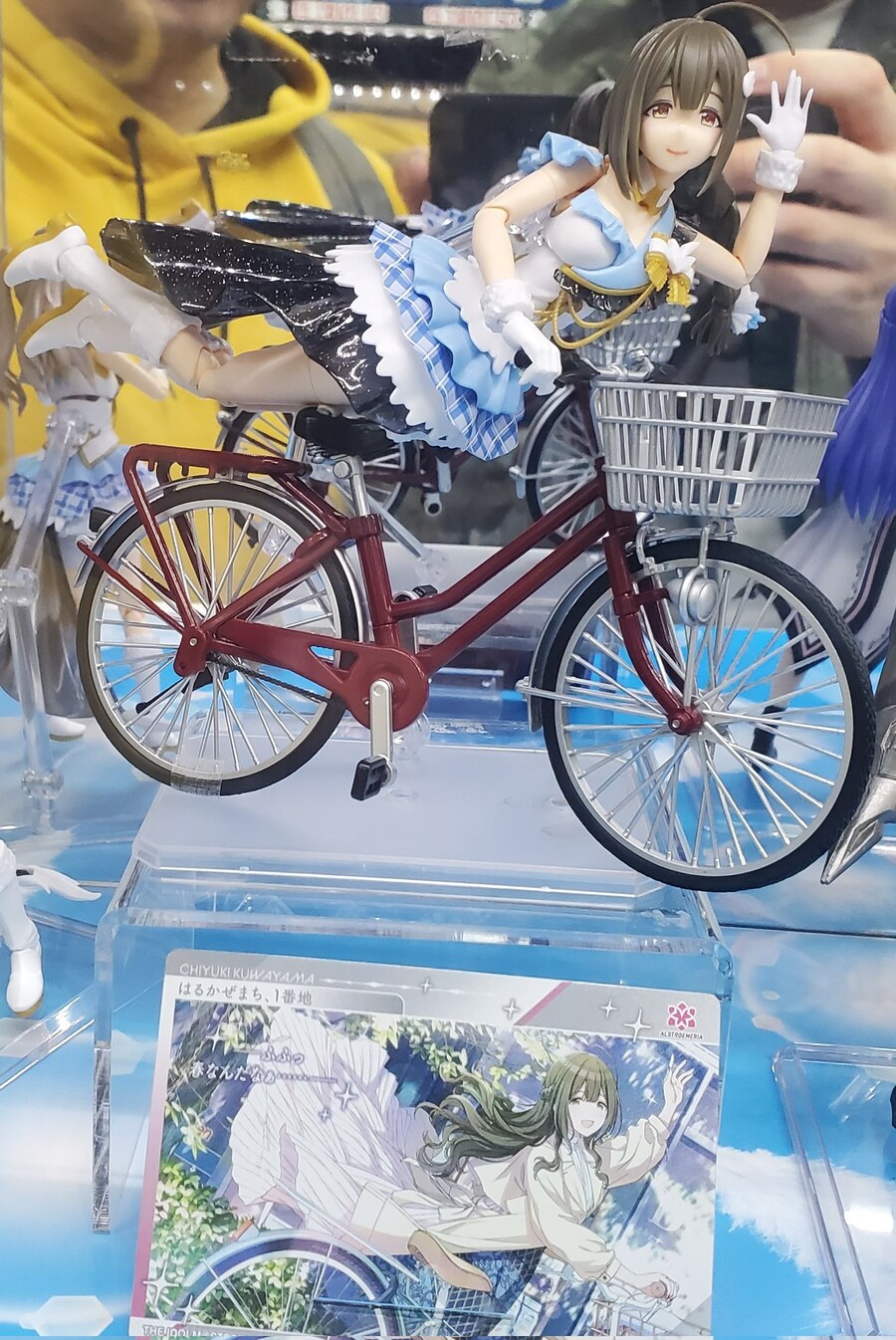 뭘 좀 아는 피규어 매장 직원_1.jpg