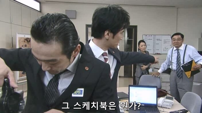 살인사건 용의자의 몽타주가 너무 익숙하다_13.jpg