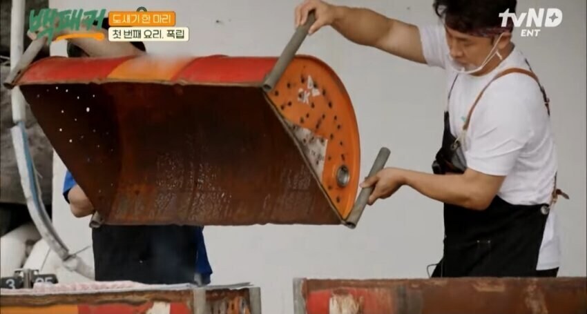 남극시프)고기에서 냄새난다는 사람이 과거에 한 짓_3.jpg